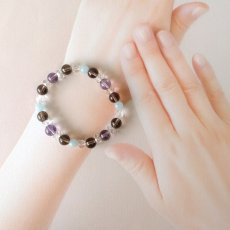 画像11: スモーキークォーツ・アメジスト・アクアマリンのパワーストーン・ブレスレット　健康祈願・気持ちの安定・不安の解消/レディース (11)