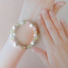 画像12: プレナイトとホワイトオニキスの8mm玉パワーストーン・ブレスレット　不要な思いや関係を手放す/レディース (12)